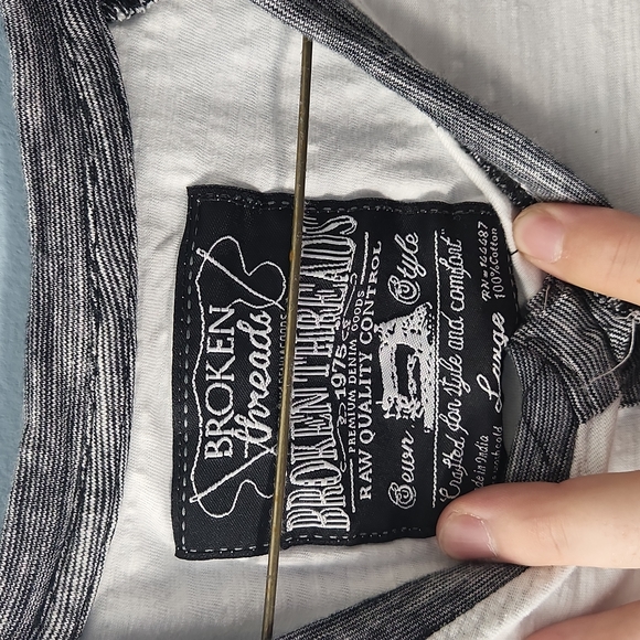 White and Gray 3 button collar front pocket t-shirt - Picture 3 of 5